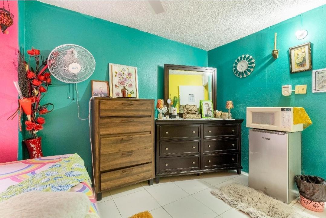 Colorful Private Room Oasis Montego Bay Exteriör bild