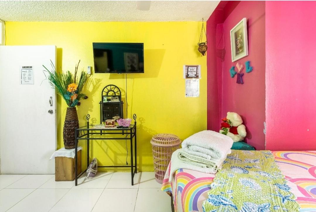 Colorful Private Room Oasis Montego Bay Exteriör bild