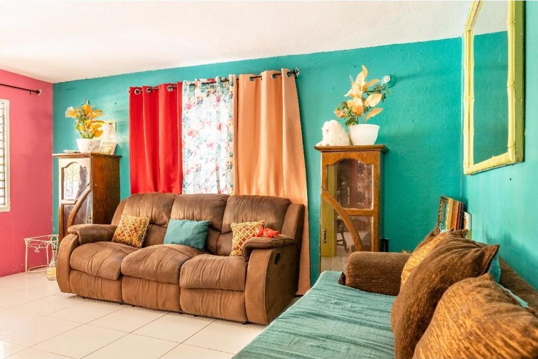 Colorful Private Room Oasis Montego Bay Exteriör bild