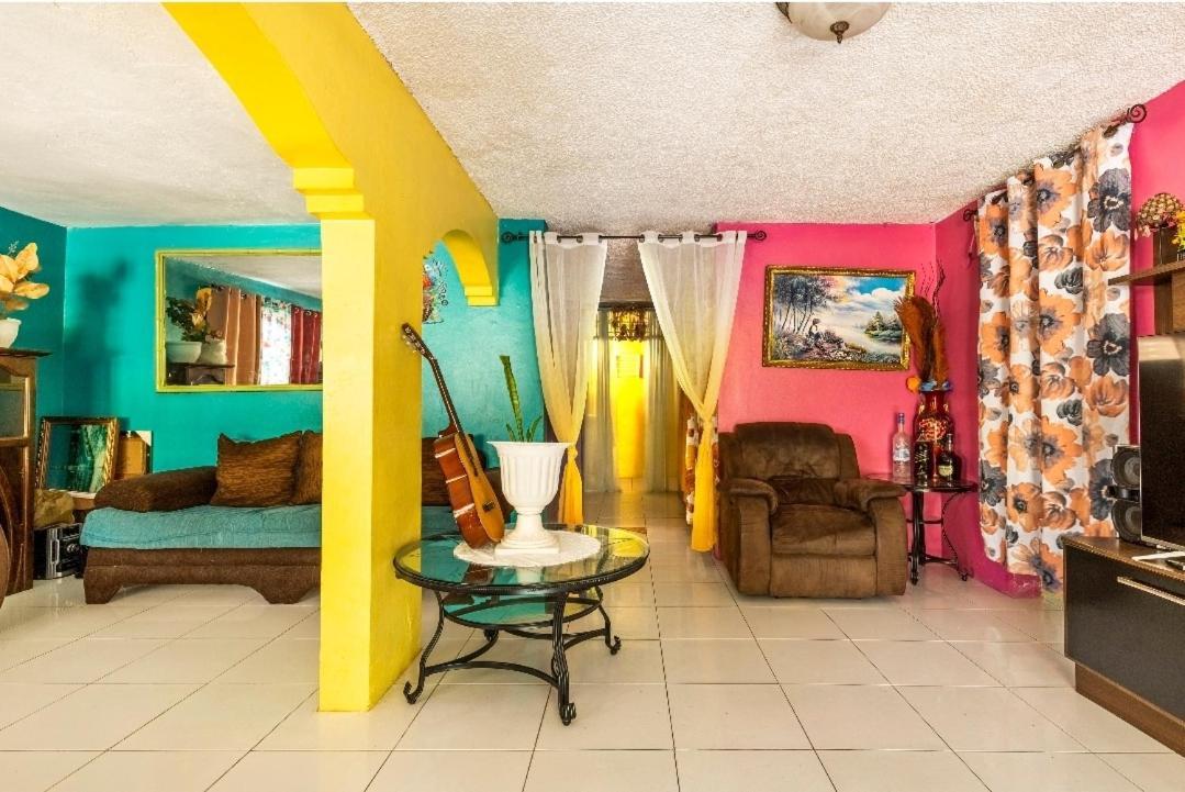 Colorful Private Room Oasis Montego Bay Exteriör bild